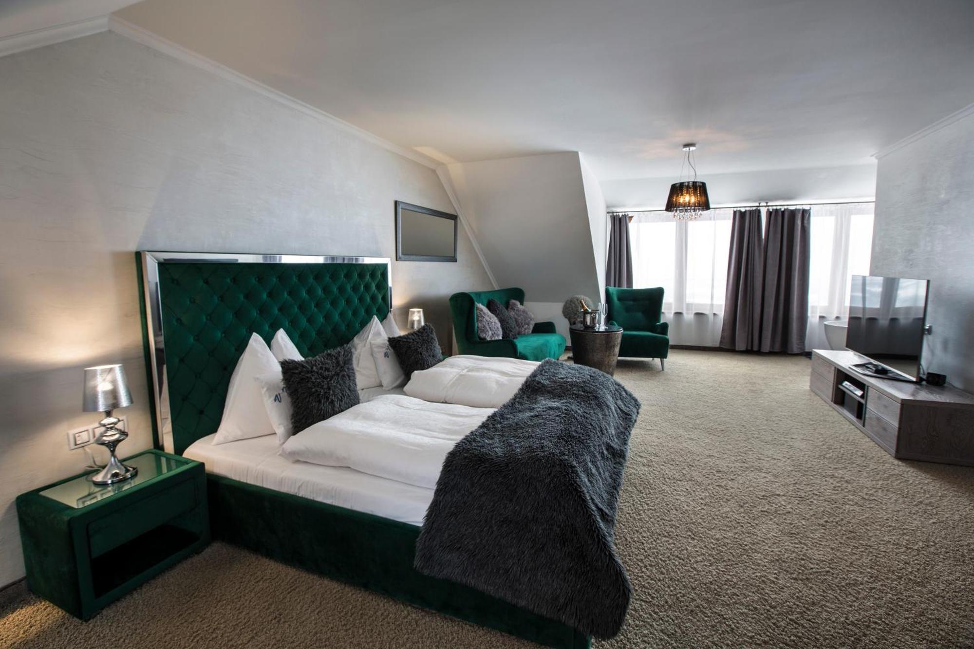 Wellness Hotel V Nebi Kořenov Zewnętrze zdjęcie