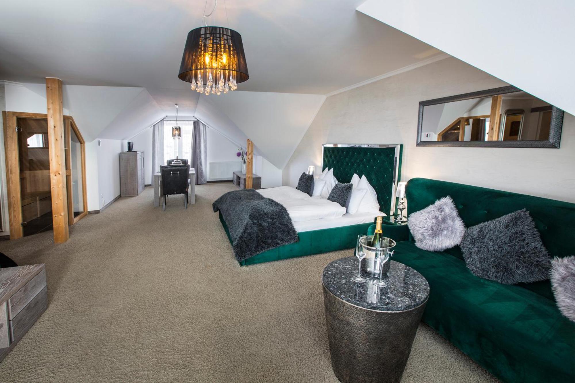 Wellness Hotel V Nebi Kořenov Zewnętrze zdjęcie